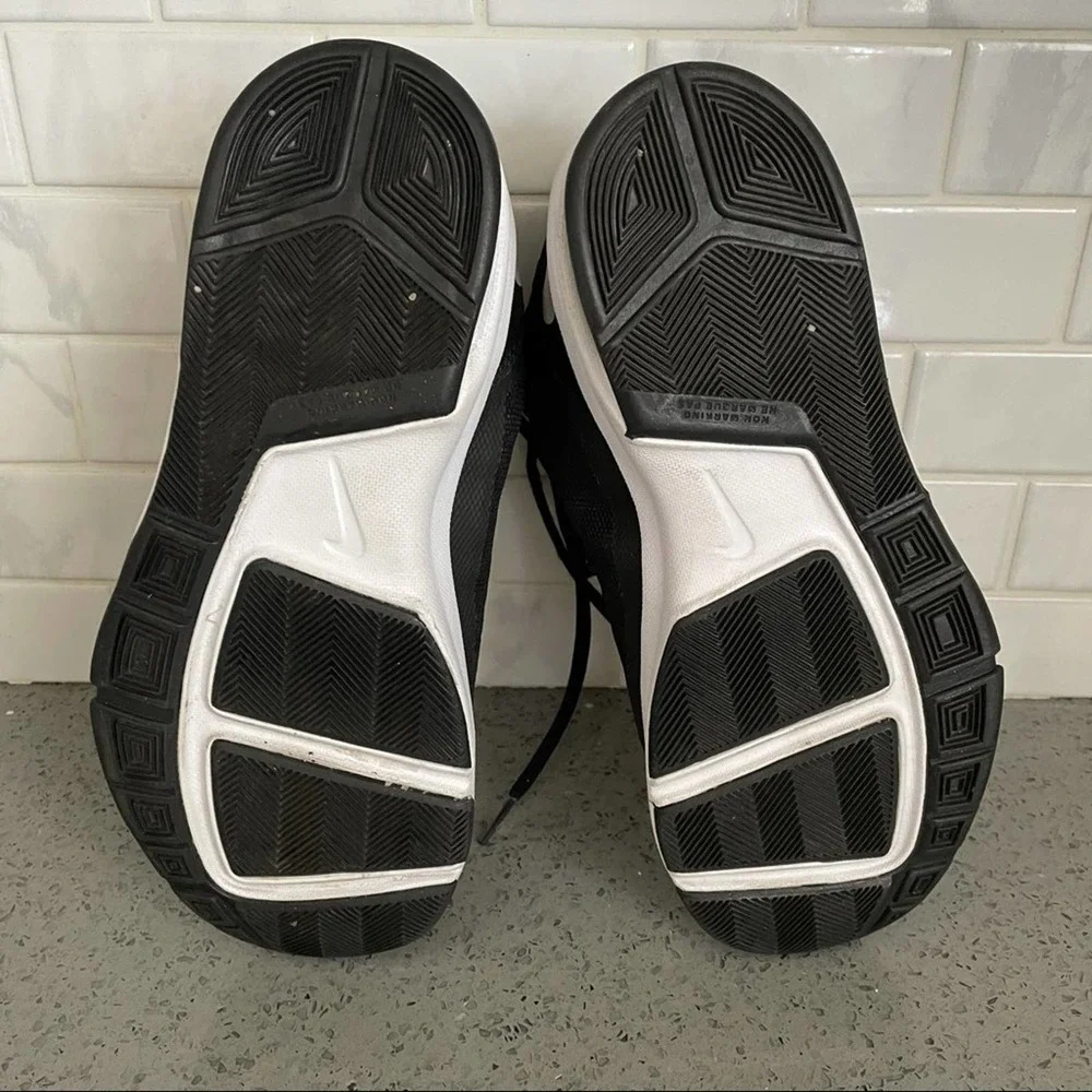 Nike Airmax Stutter Step 2 Hi Top Basketball Sneakers Black White Size 5.5Y